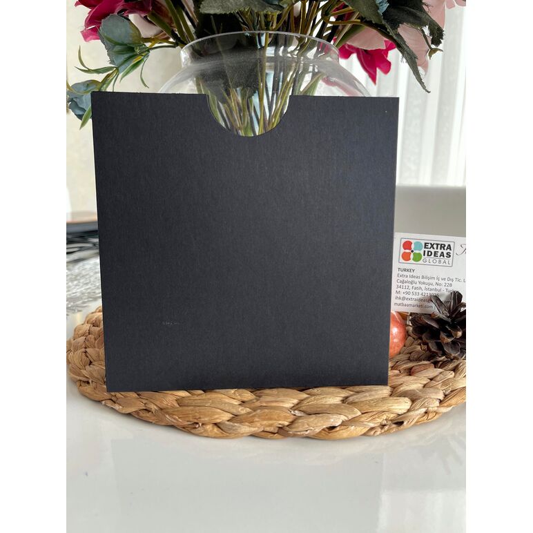 16x16 Cm - Square Format - Open Mouth - Black Envelope